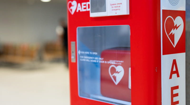 Veřejné AED pro ZŠ Církvice: Projekt, který zachraňuje životy