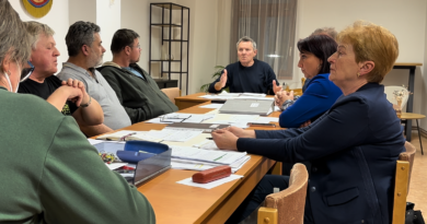 Skandální selhání vedení obce Církvice: Nezákonné platby, podvod na banku i finanční úřad?